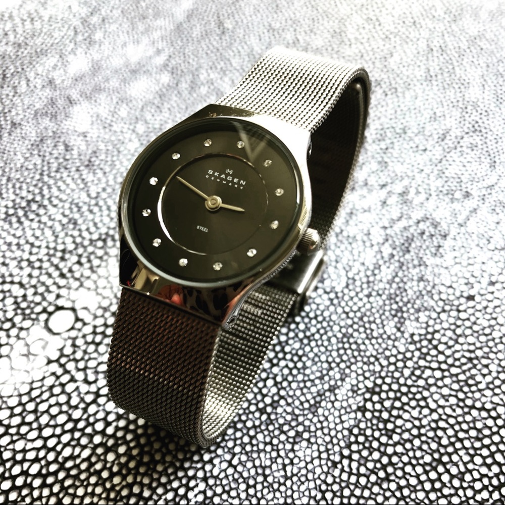 SKAGEN Women's Classic Watch Gray Dial and Mesh Band Swarovski Crystals